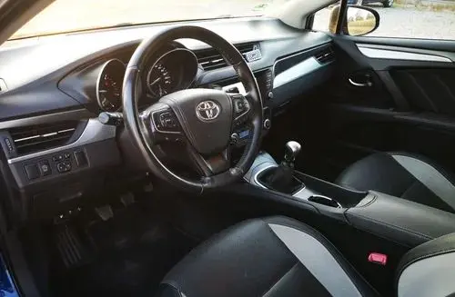 TOYOTA Avensis 