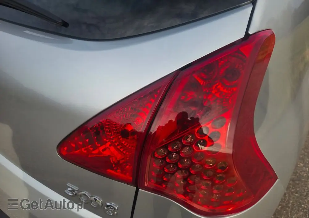 PEUGEOT 3008 1.6 HDi Premium
