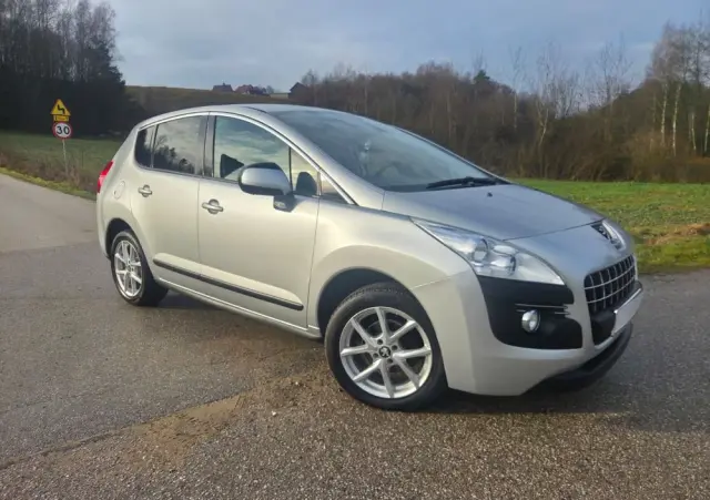 PEUGEOT 3008 1.6 HDi Premium