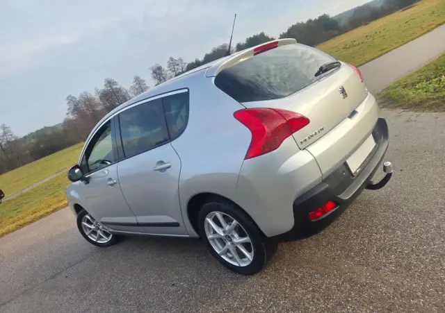PEUGEOT 3008 1.6 HDi Premium