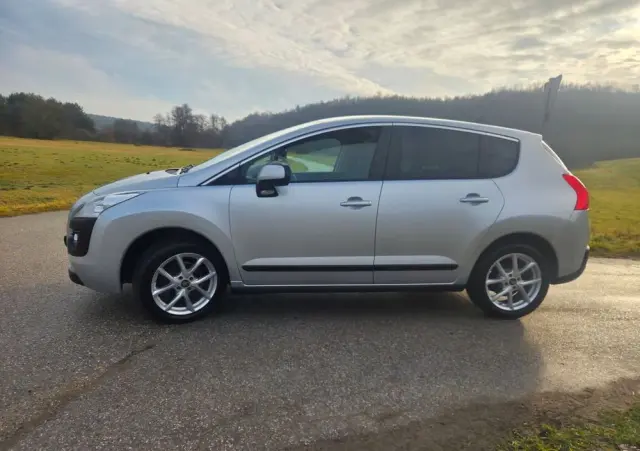PEUGEOT 3008 1.6 HDi Premium