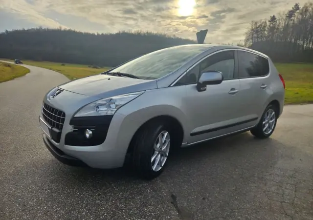 PEUGEOT 3008 1.6 HDi Premium