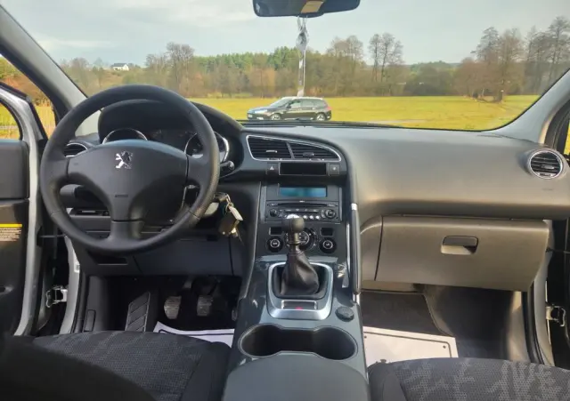 PEUGEOT 3008 1.6 HDi Premium