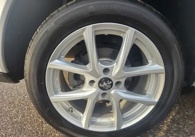 PEUGEOT 3008 1.6 HDi Premium