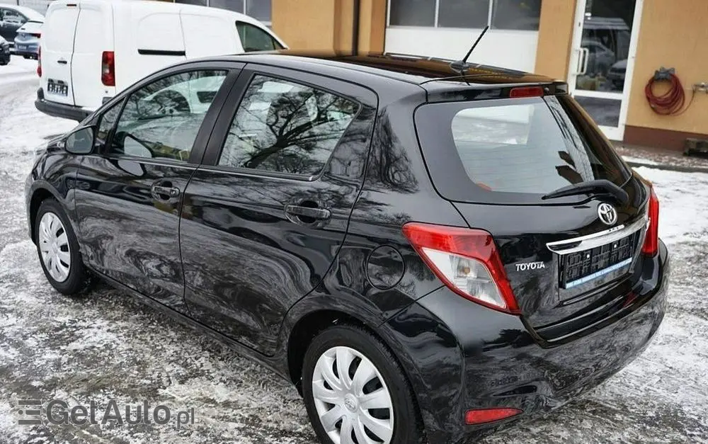 TOYOTA Yaris 
