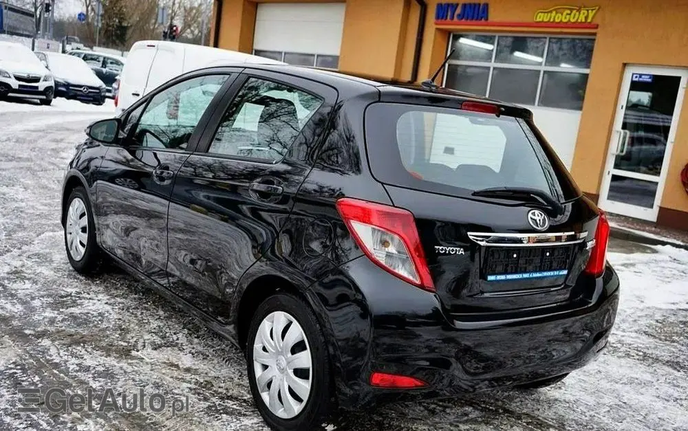 TOYOTA Yaris 