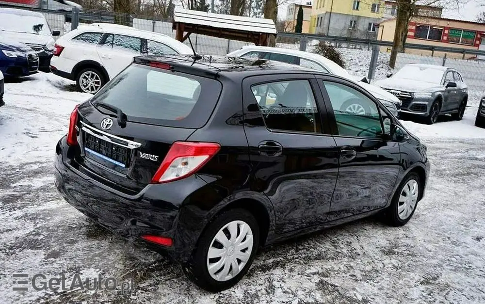 TOYOTA Yaris 