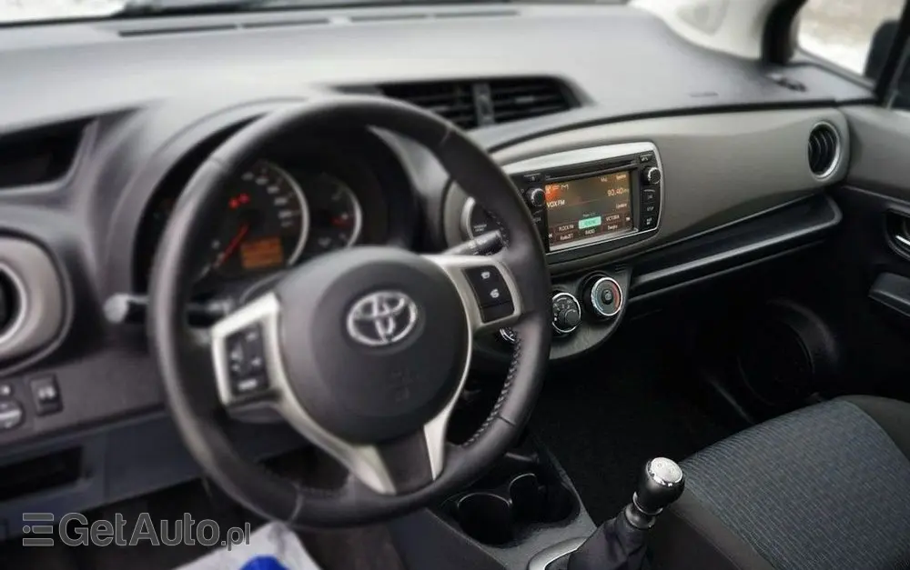 TOYOTA Yaris 
