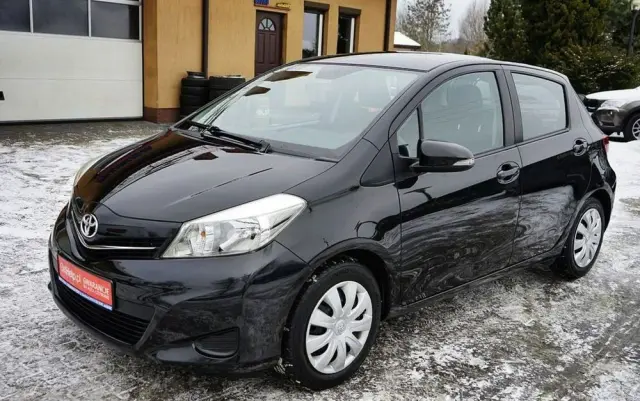 TOYOTA Yaris 