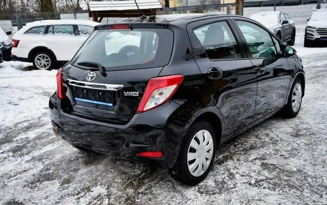 TOYOTA Yaris 
