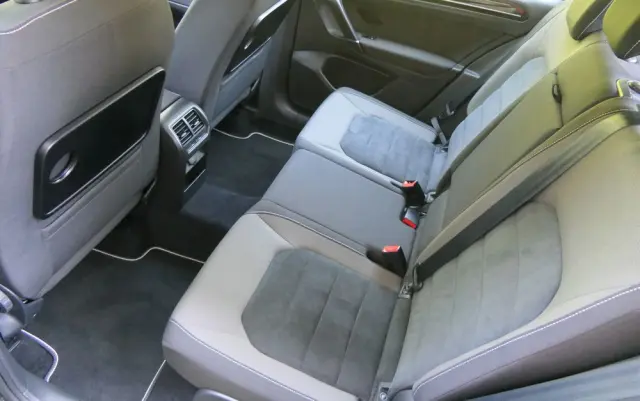 VOLKSWAGEN Golf Sportsvan SV 1.6 TDI BMT Highline