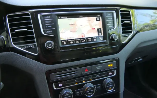 VOLKSWAGEN Golf Sportsvan SV 1.6 TDI BMT Highline