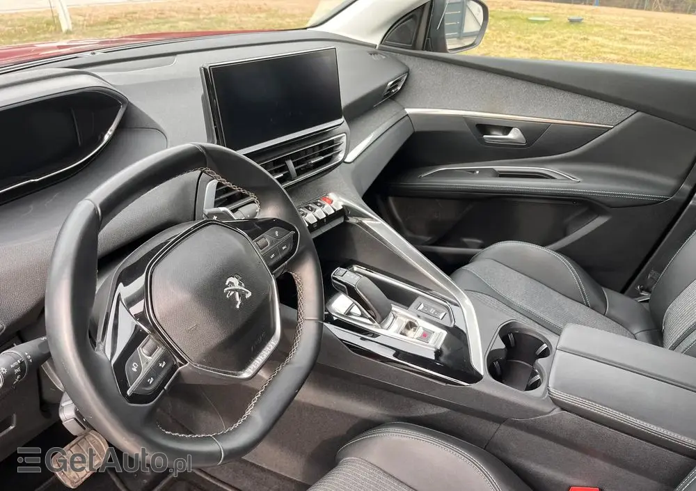 PEUGEOT 3008 225 e-EAT8 Allure