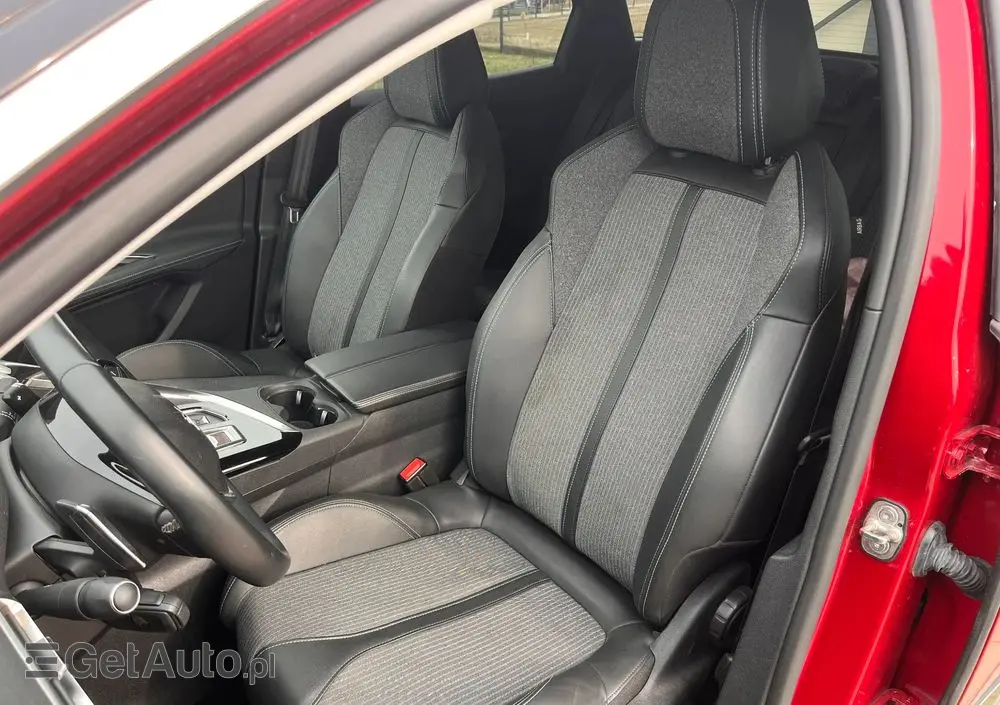 PEUGEOT 3008 225 e-EAT8 Allure