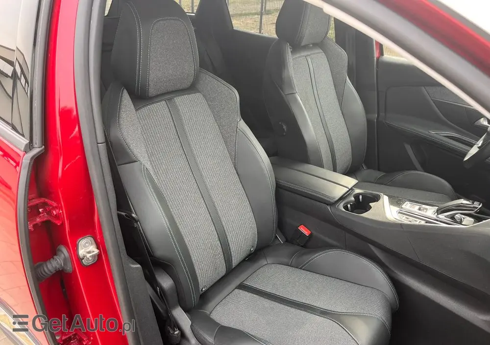 PEUGEOT 3008 225 e-EAT8 Allure