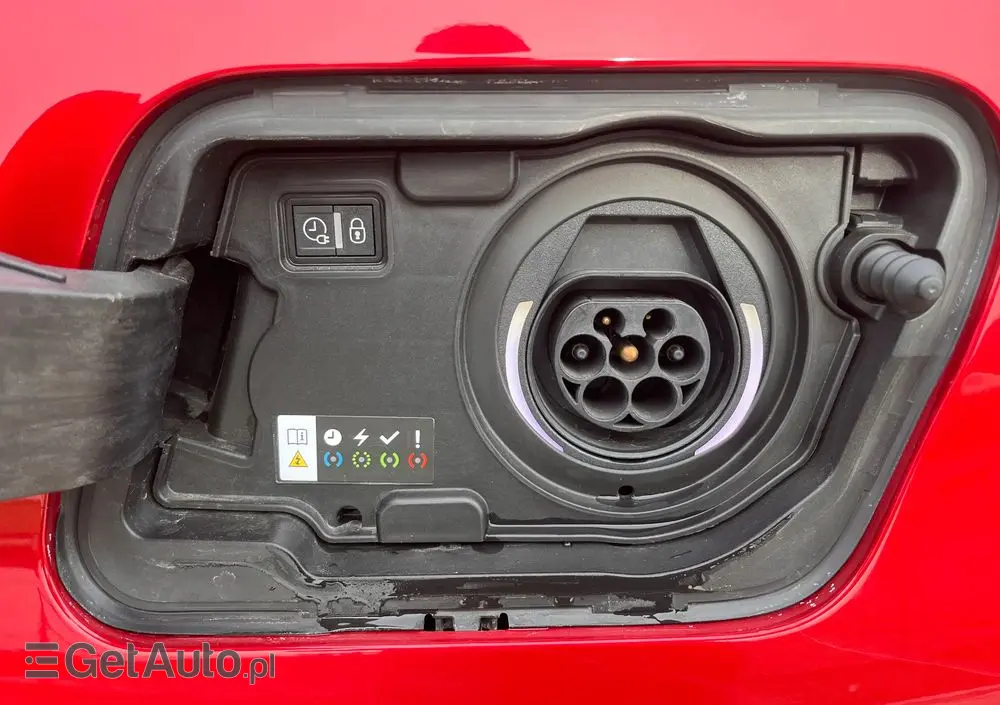 PEUGEOT 3008 225 e-EAT8 Allure