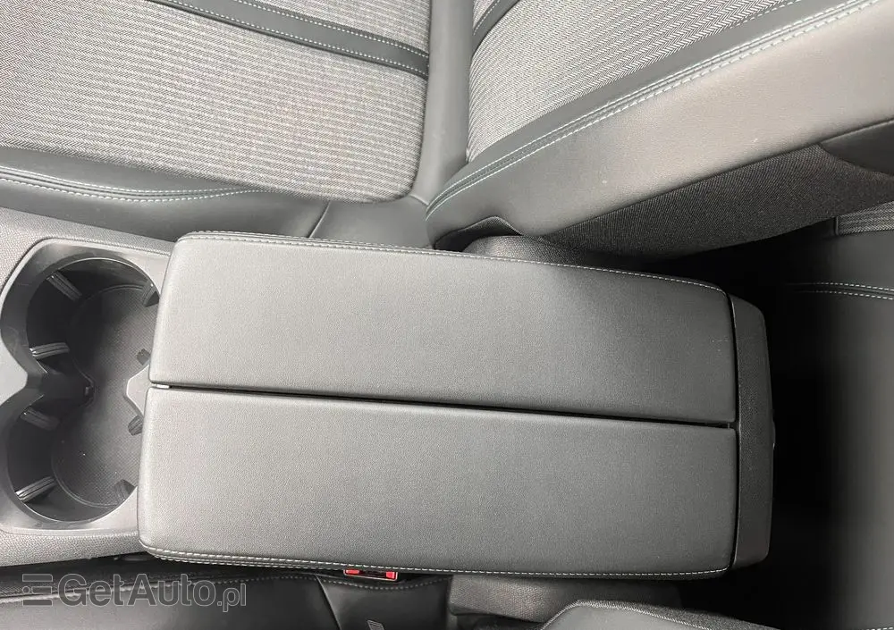 PEUGEOT 3008 225 e-EAT8 Allure