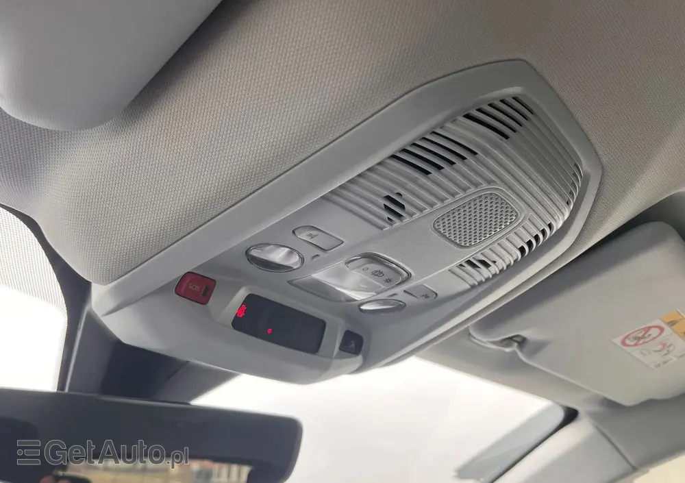 PEUGEOT 3008 225 e-EAT8 Allure