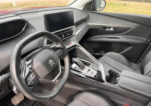 PEUGEOT 3008 225 e-EAT8 Allure