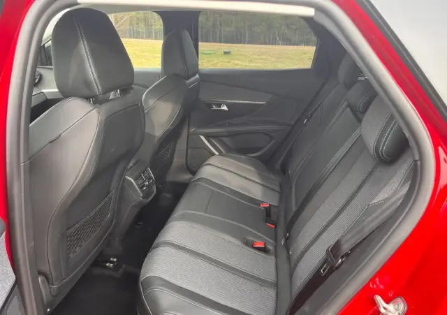 PEUGEOT 3008 225 e-EAT8 Allure