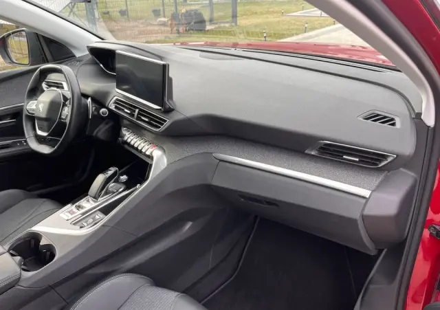 PEUGEOT 3008 225 e-EAT8 Allure