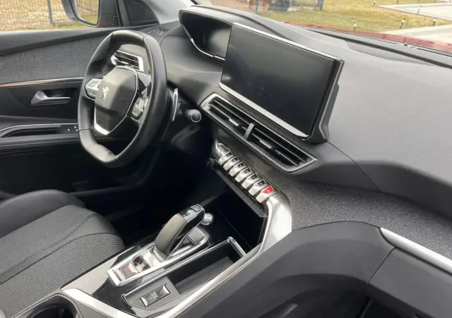 PEUGEOT 3008 225 e-EAT8 Allure