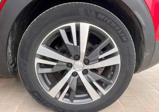 PEUGEOT 3008 225 e-EAT8 Allure