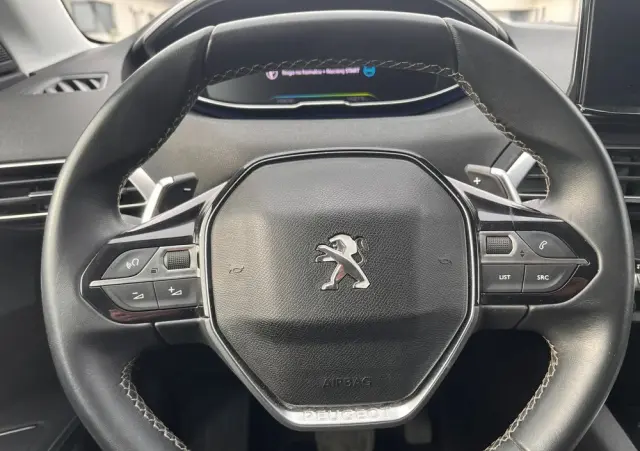 PEUGEOT 3008 225 e-EAT8 Allure