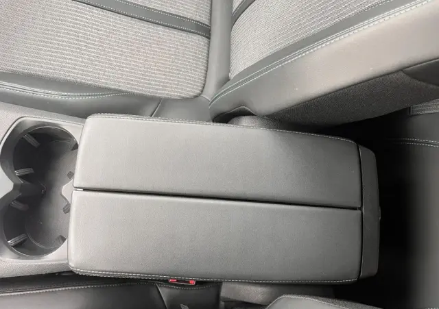 PEUGEOT 3008 225 e-EAT8 Allure