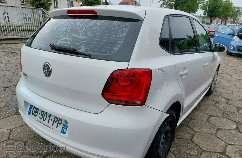 VOLKSWAGEN Polo 