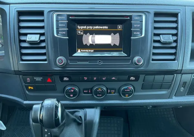 VOLKSWAGEN Caravelle 2.0 TDI L1 Highline DSG