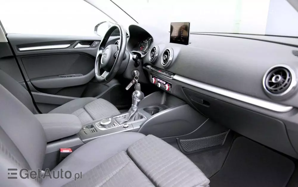 AUDI A3 1.4 TFSI Sportback S tronic Attraction