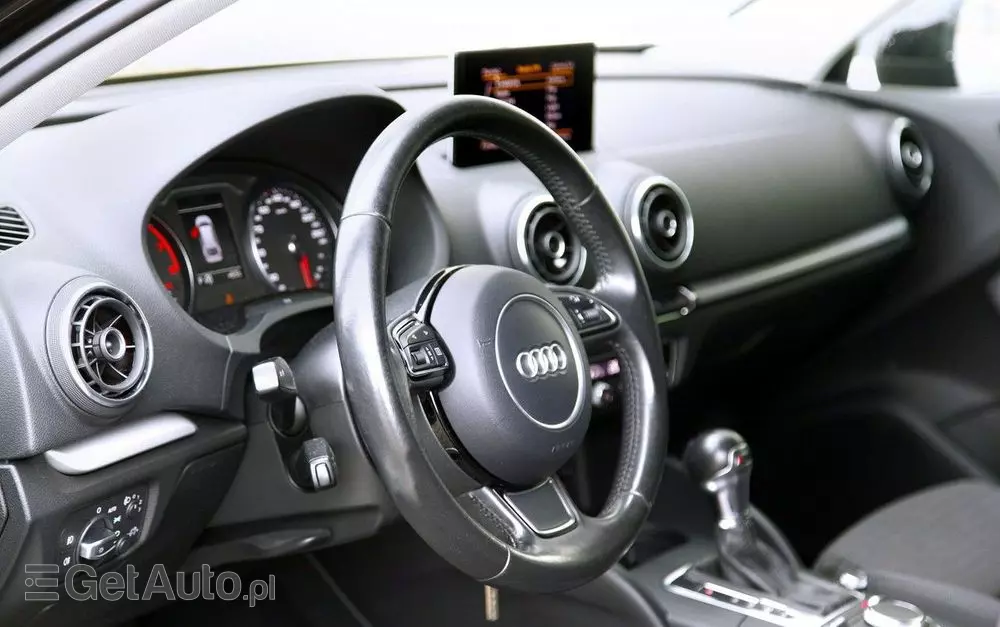 AUDI A3 1.4 TFSI Sportback S tronic Attraction