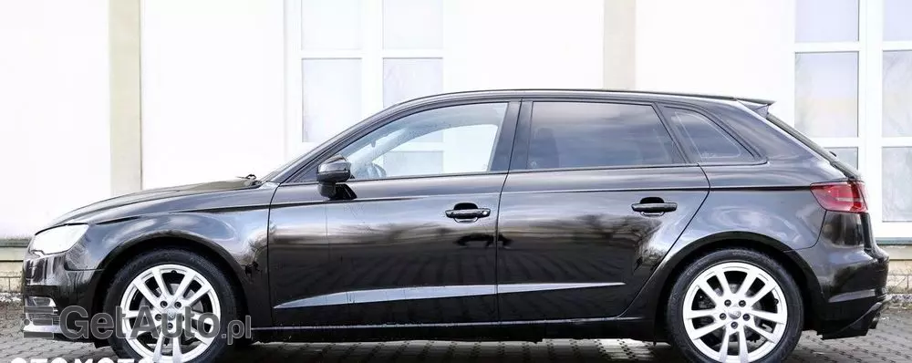 AUDI A3 1.4 TFSI Sportback S tronic Attraction