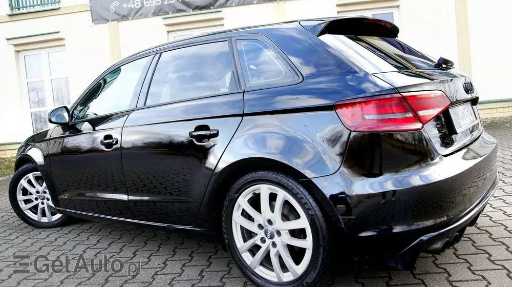AUDI A3 1.4 TFSI Sportback S tronic Attraction