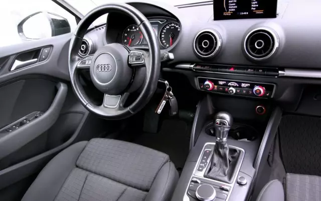 AUDI A3 1.4 TFSI Sportback S tronic Attraction