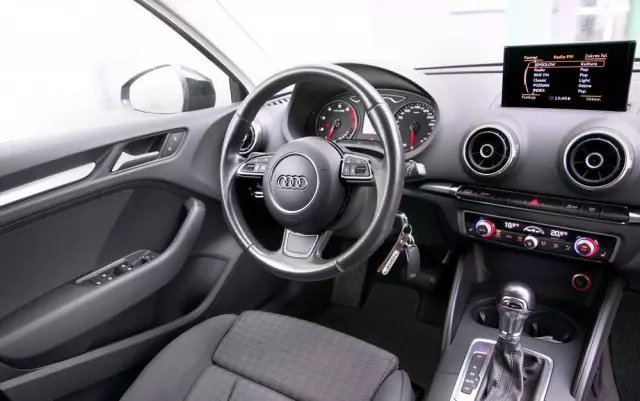 AUDI A3 1.4 TFSI Sportback S tronic Attraction