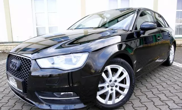 AUDI A3 1.4 TFSI Sportback S tronic Attraction