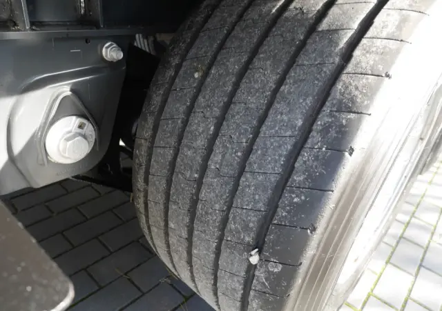 WIELTON MEGA/ OŚ PODNOSZONA/ STAN IDEALNY 