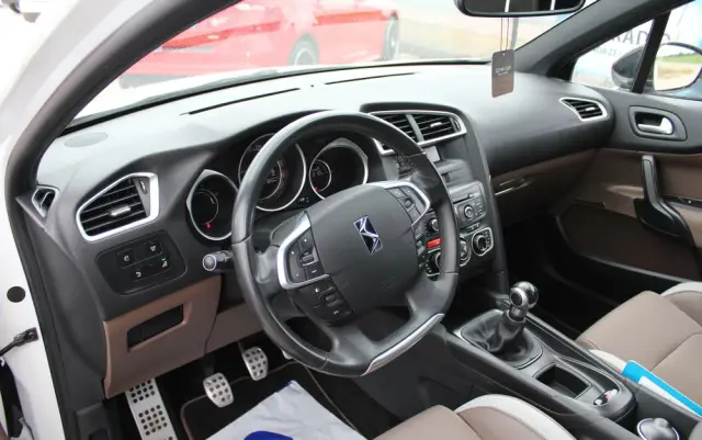 CITROËN DS4 1.6 VTi SoChic