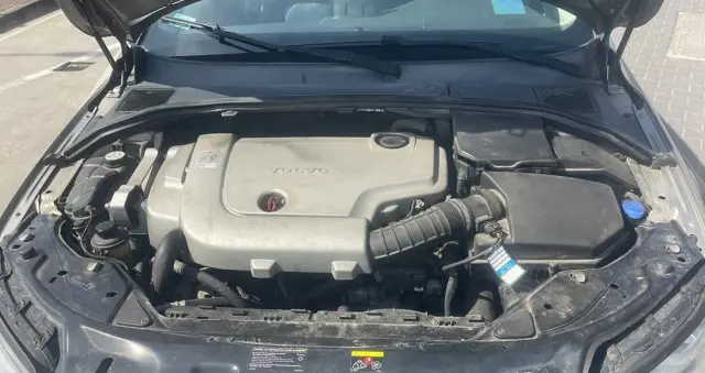 VOLVO XC 70 D5 AWD Kinetic