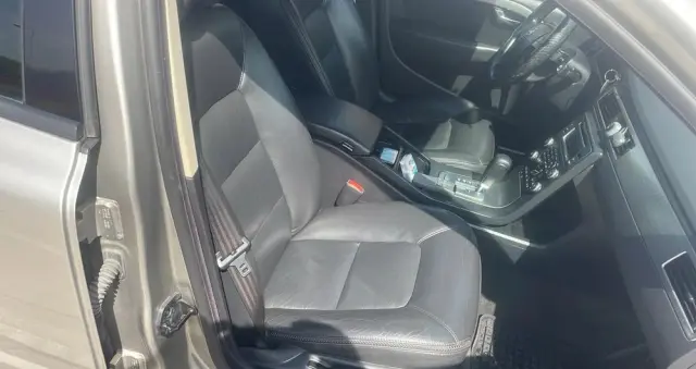 VOLVO XC 70 D5 AWD Kinetic