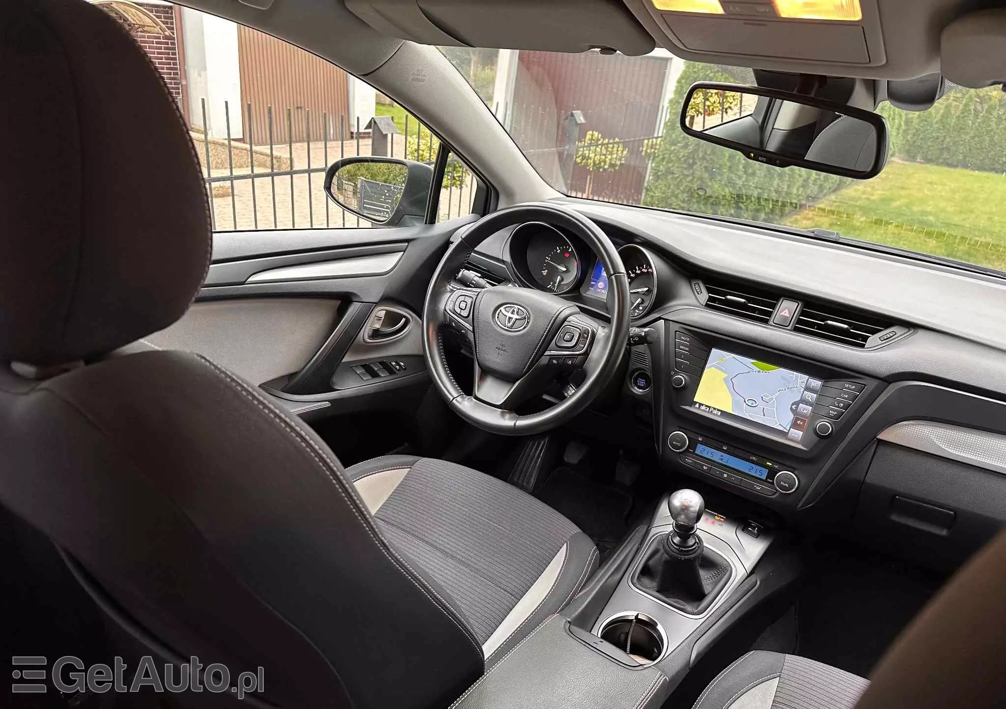 TOYOTA Avensis 2.0 D-4D Premium