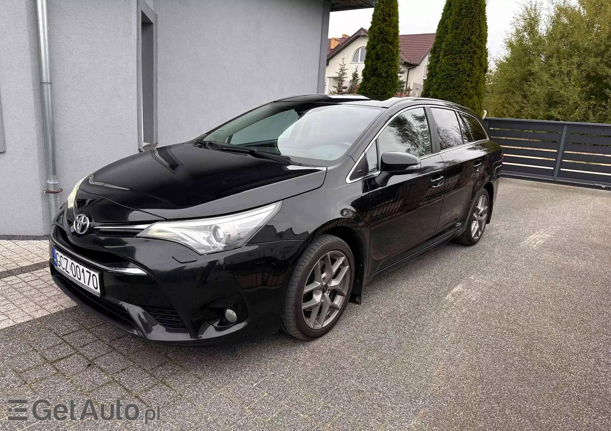 TOYOTA Avensis 2.0 D-4D Premium