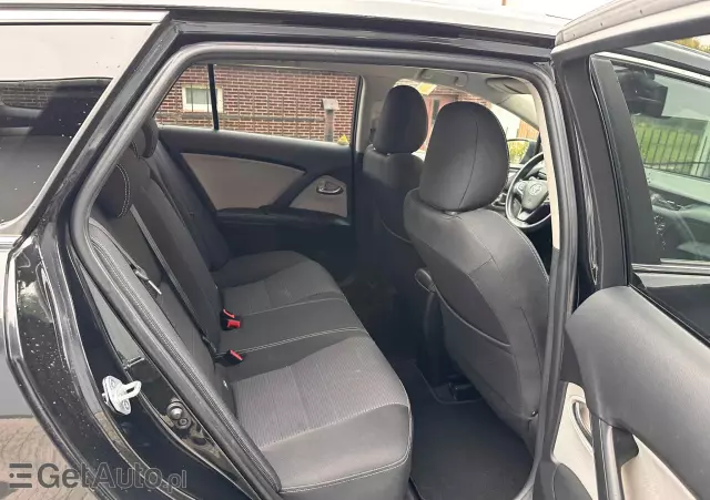 TOYOTA Avensis 2.0 D-4D Premium