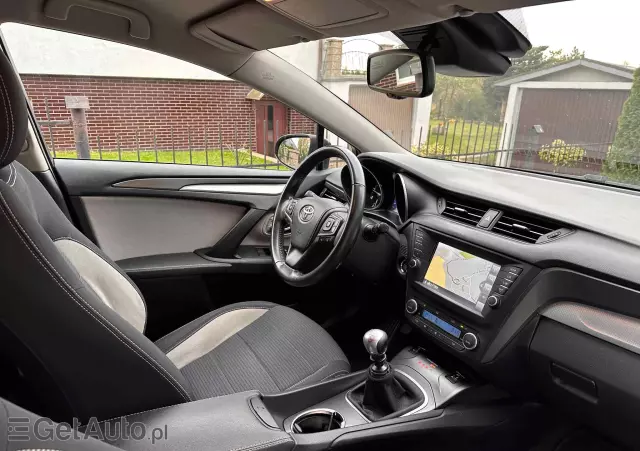 TOYOTA Avensis 2.0 D-4D Premium