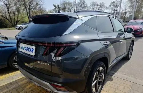 HYUNDAI Tucson 