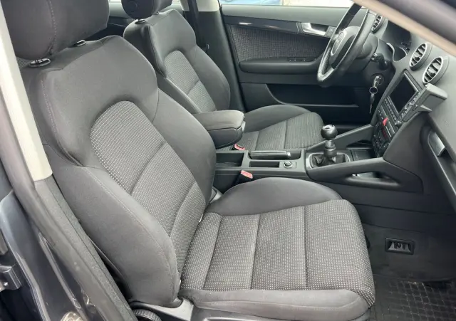 AUDI A3 2.0 TDI Sportback DPF S line Sportpaket