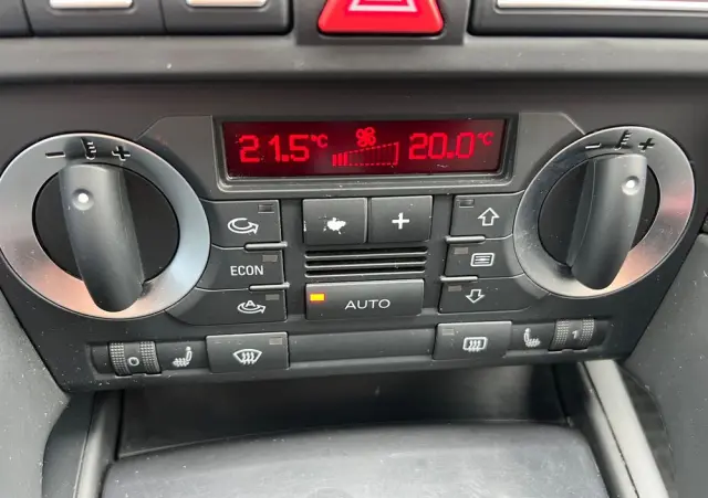 AUDI A3 2.0 TDI Sportback DPF S line Sportpaket