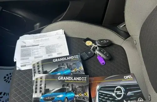 OPEL Grandland 